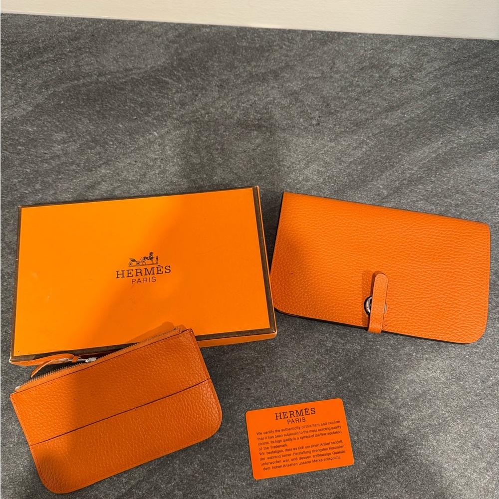 HERMÈS Rouge Indien Togo Dogon Wallet GM